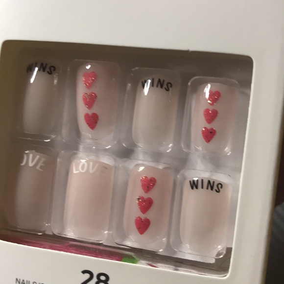 🌈🆕BN!NOT ONLINE!Kiss Nails PRIDE 2023 Collection Love Wins Nails🏳️🌈RARE - Picture 11 of 12